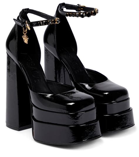 Versace aevitas pumps